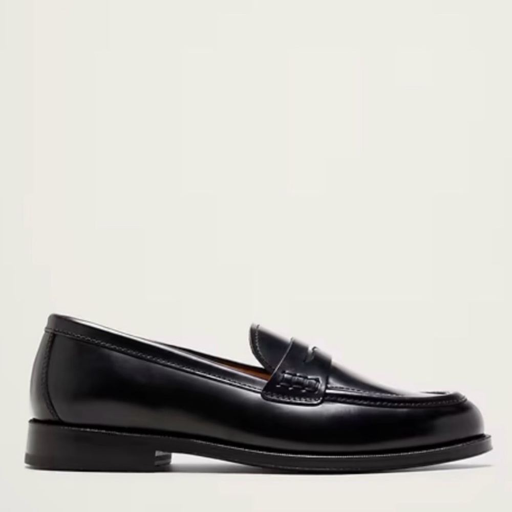 Banana Republic Black Leather Penny Loafers Womens 7 Sleek Timeless Classic
